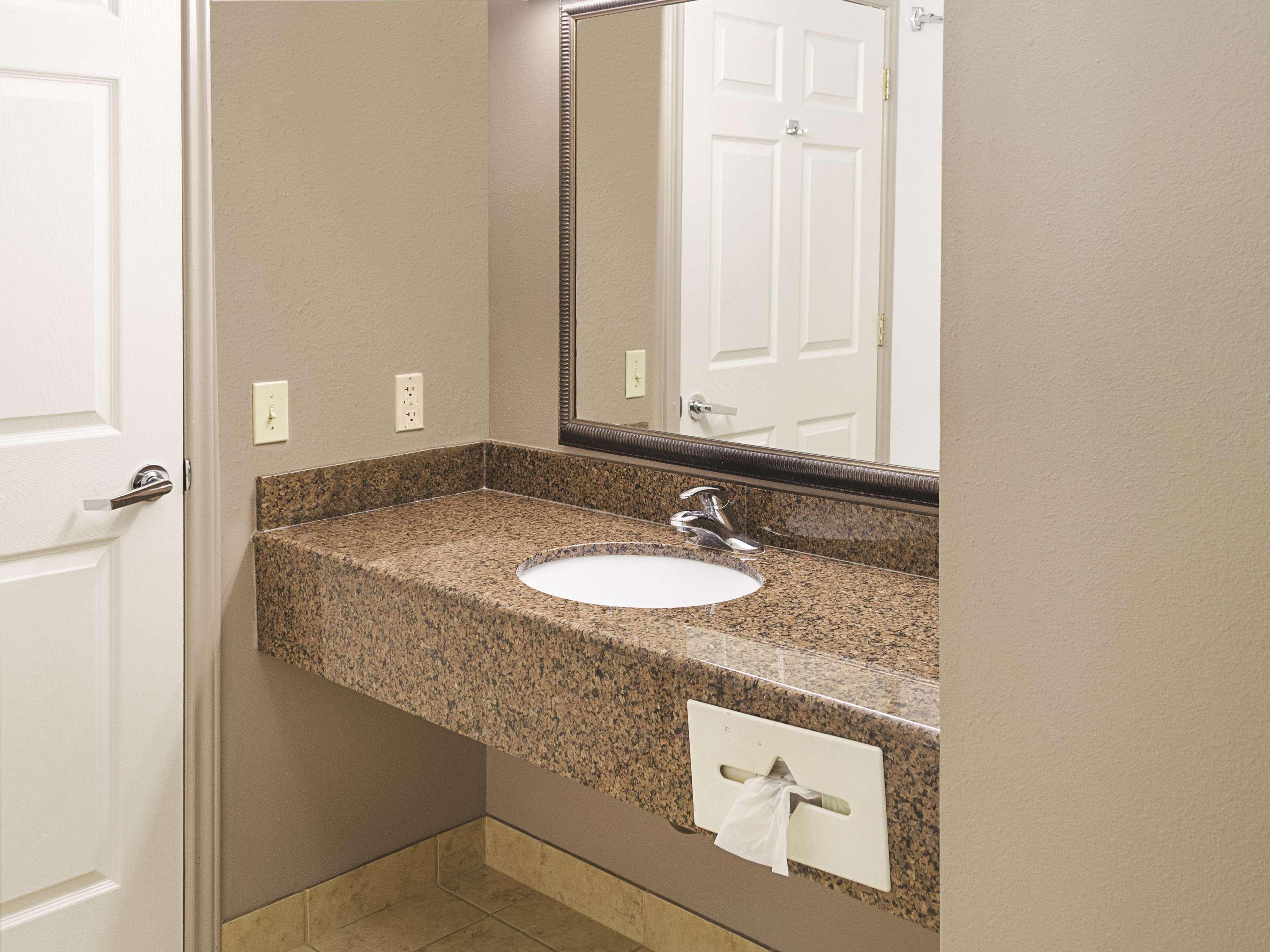 Hotel La Quinta By Wyndham Biloxi Extérieur photo